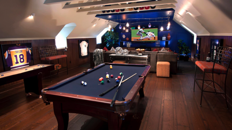https://ilikeinteriors.nl/wp-content/uploads/2018/01/09-sports-room-man-cave-homebnc-Copy_740x416_acf_cropped.png